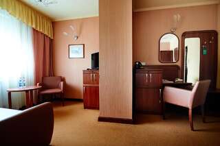 Отель Hotel Polski Мелец Улучшенный двухместный номер с 1 кроватью-3